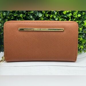 Steve Madden BZIPPY Boxed Wallet Wristlet Whiskey